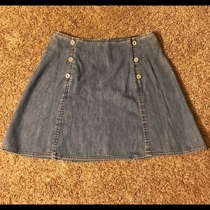 GUESS vintage mini jean skirt. 28/6 fits like a 4.